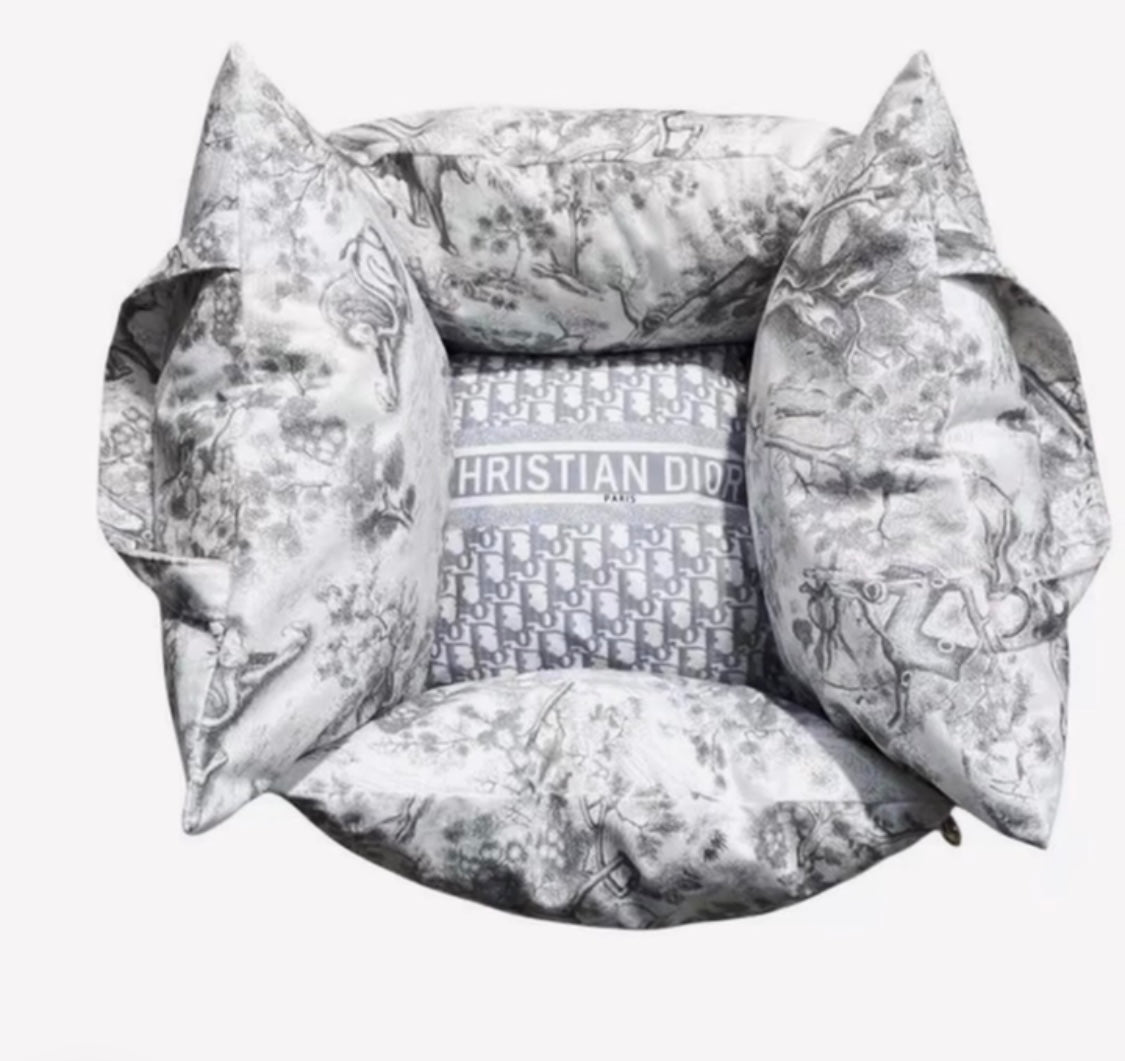 Lux Travel Seat/Bed