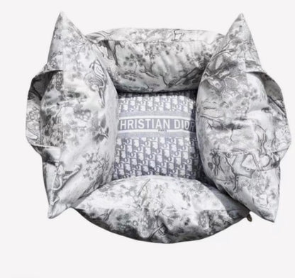 Lux Travel Seat/Bed